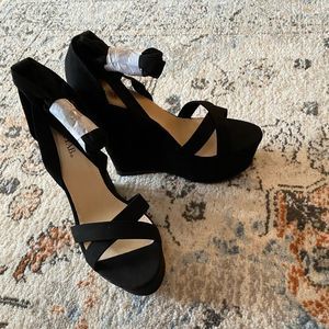 New! JustFab Suede Strappy Wedges